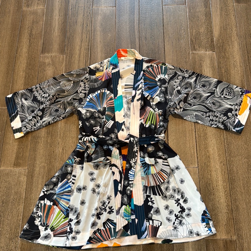 Robert Graham Black and White Floral Fan Print Kimono